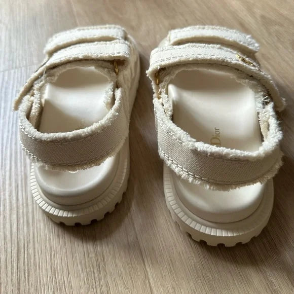D Sandals
