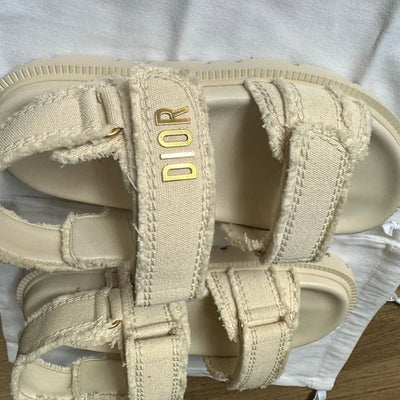 D Sandals