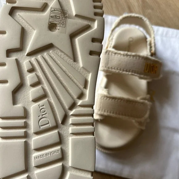 D Sandals
